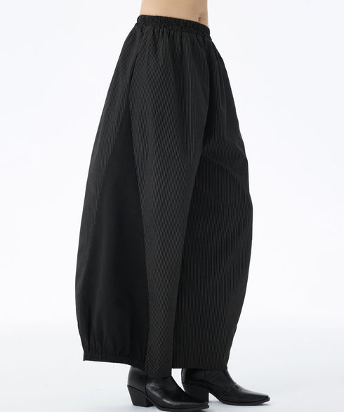 Pleated Contrast Volume Pants